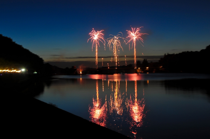 Evry Daily Photo - Feu d Artifice 13 Juillet 2010  - 3 - large.jpg
